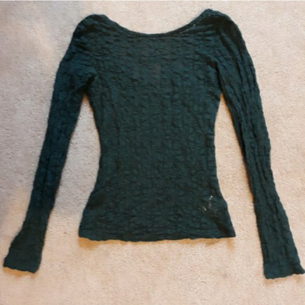 Low-back fit lace top